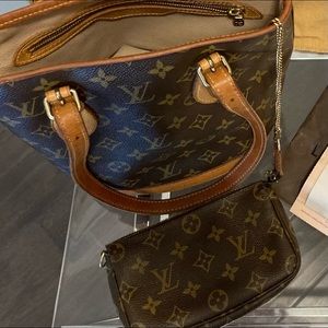 💯 Authentic Louis Vuitton bucket bag in great condition!